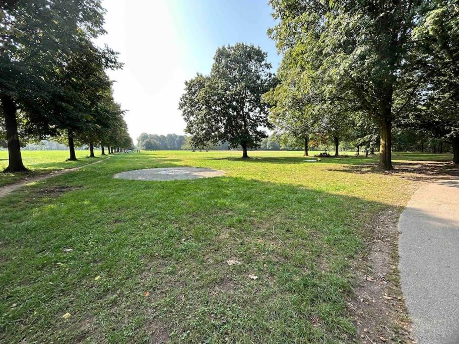 Oasi A Due Passi Dal Parco Nord Milano Lägenhet Bresso Exteriör bild